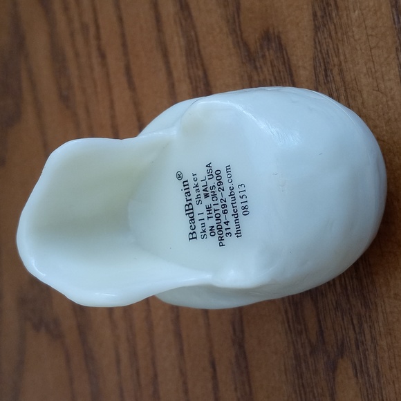 Skull Glow in The Dark Maracka Hand Shaker Music Maker - Picture 6 of 17